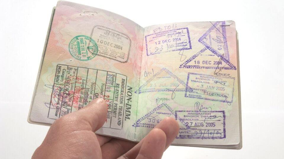 パスポートで海外滞在